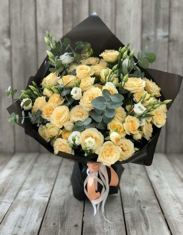 Букет цветов из: Розы и Лизиантусы в Ерзовке