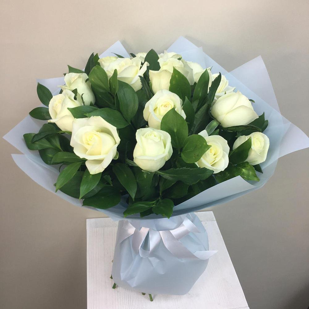 Букет 15 Белых роз Проуд в Ерзовке