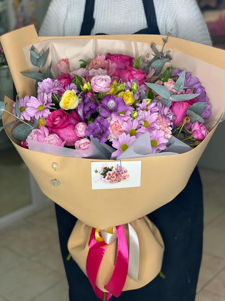 Букет цветов из: Хризантемы, Гвоздики и Альстромерии в Ерзовке