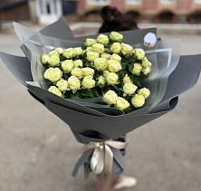Букет Белые кустовые розы Солинеро в Ерзовке