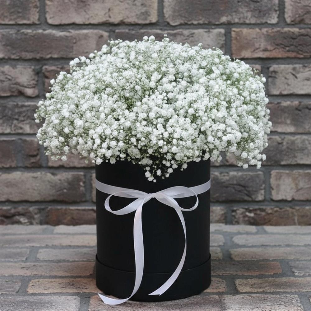 Цветочная композиция из Гипсофила в шляпной коробке в Ерзовке