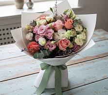 Букет цветов из:  Розы, Лизиантусы и Гвоздики в Ерзовке