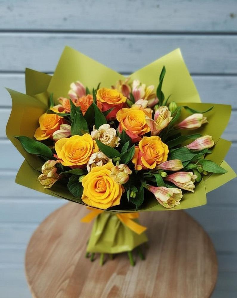 Букет цветов из: Альстромерии и Розы в Ерзовке